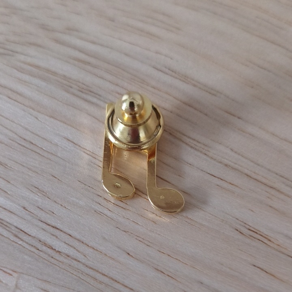 Gold Musical Note Pin - Picture 2 of 2